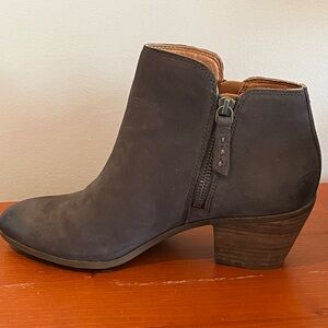 Frye Judith boots, 8